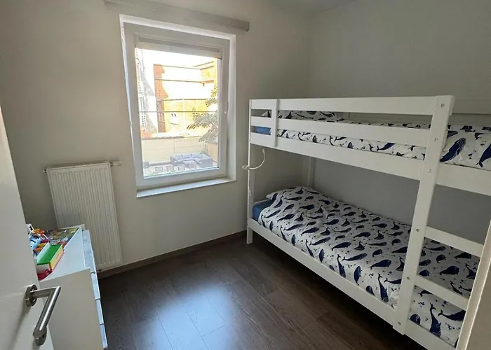 Meretmoi -- Modern In Ostend